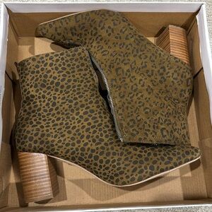 Leopard Boots Women’s 9